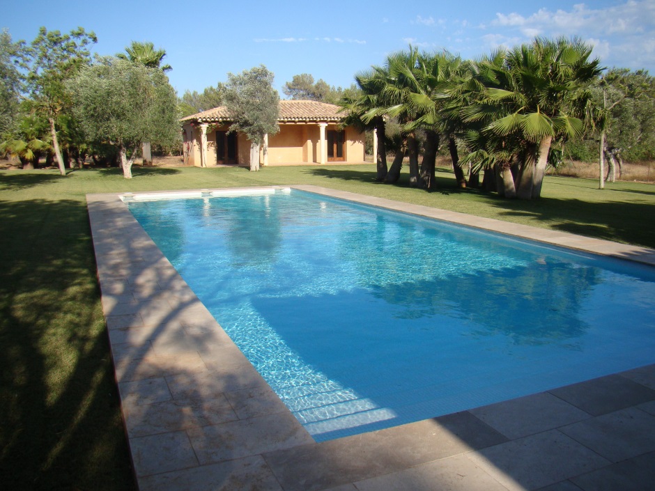 Beautiful large property for sale close to Ibiza Town.