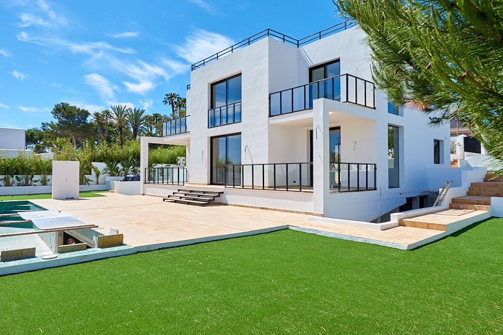 Modern villa for sale in Cala Conta, Ibiza