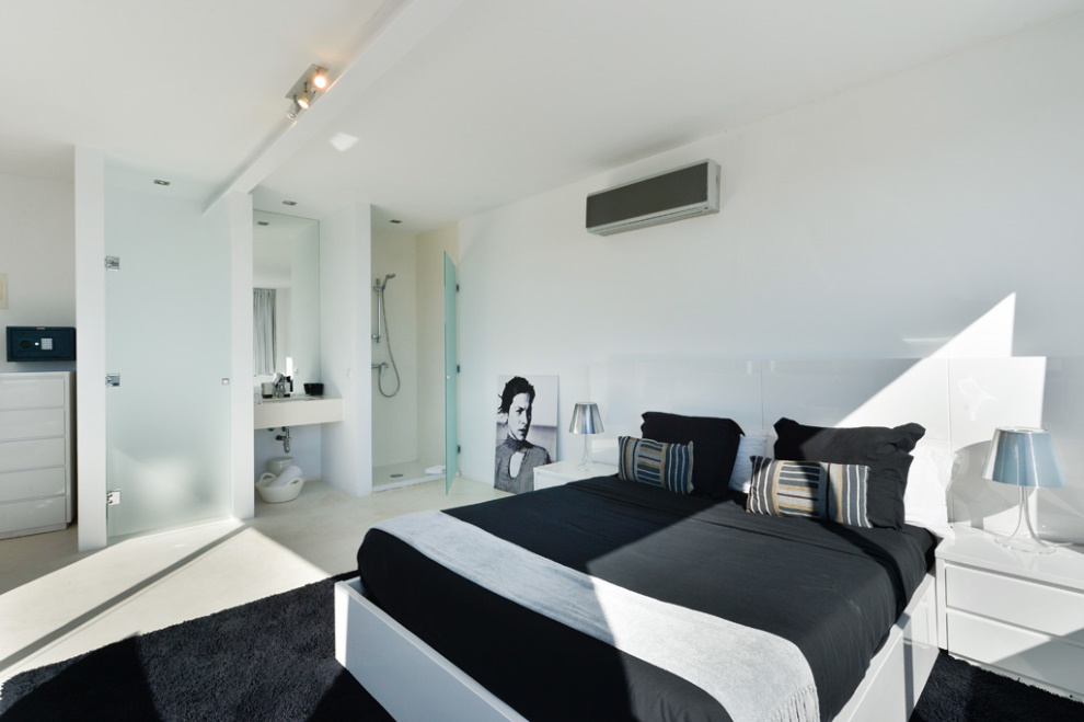 Modern 5 bedroom villa for sale in Roca Lisa, Ibiza.