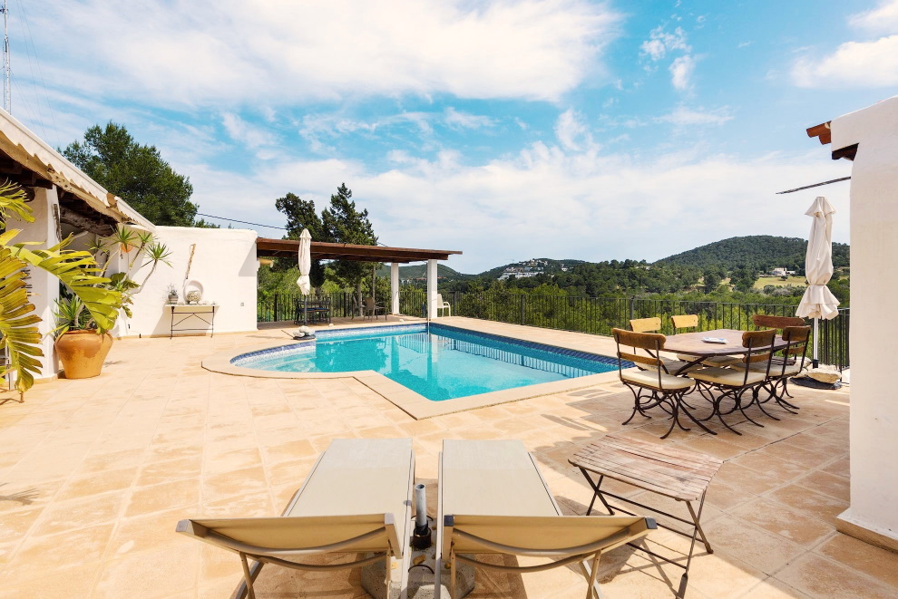 Bright and spacious Ibicencan traditional style villa for sale close to Ibiza Town and Santa Eularia.