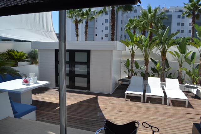 Mooi 3 slaapkamer begane grond appartement te koop Marina Botafoch, Ibiza
