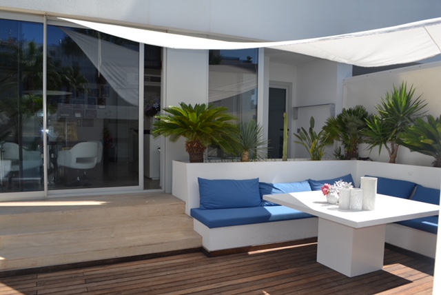 Mooi 3 slaapkamer begane grond appartement te koop Marina Botafoch, Ibiza