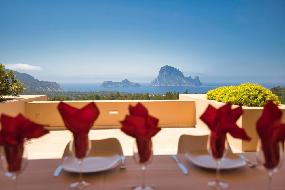 Large 2 bedroom apartment for sale in Cala Carbo, Ibiza, Spain.