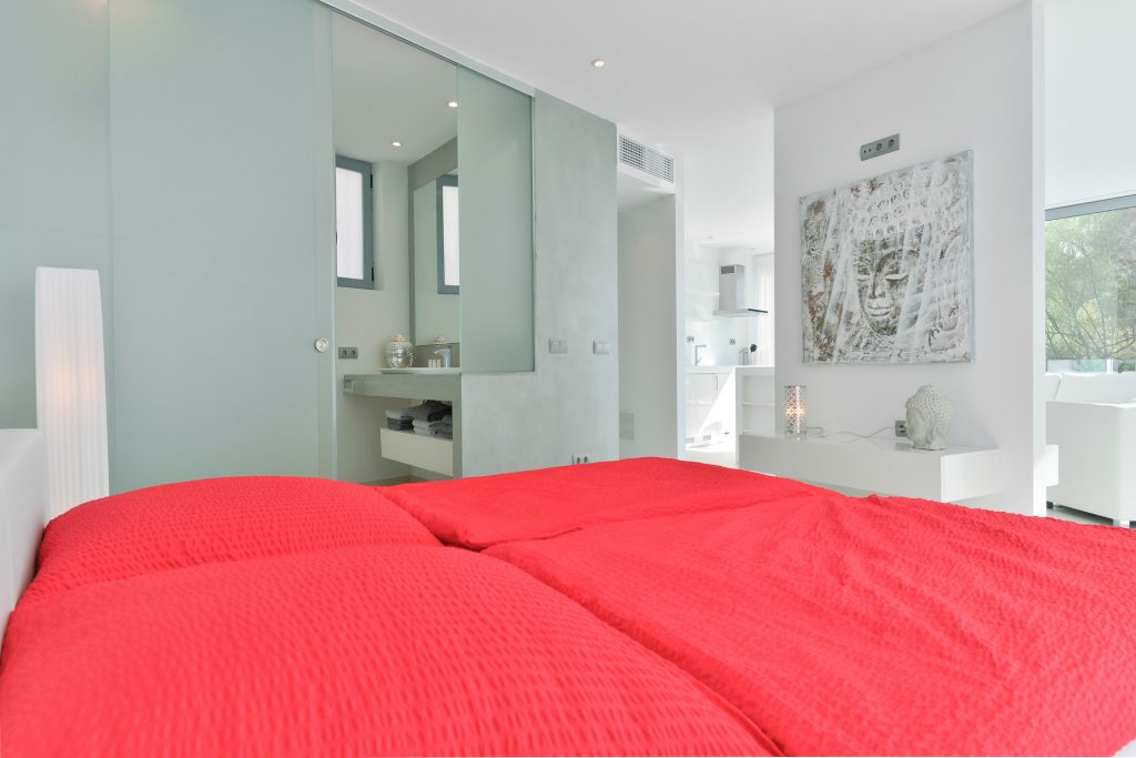 Ibiza Now Real EstateInnenansicht Gästehaus OG Schlafzimmer Mit Badezimmer HD