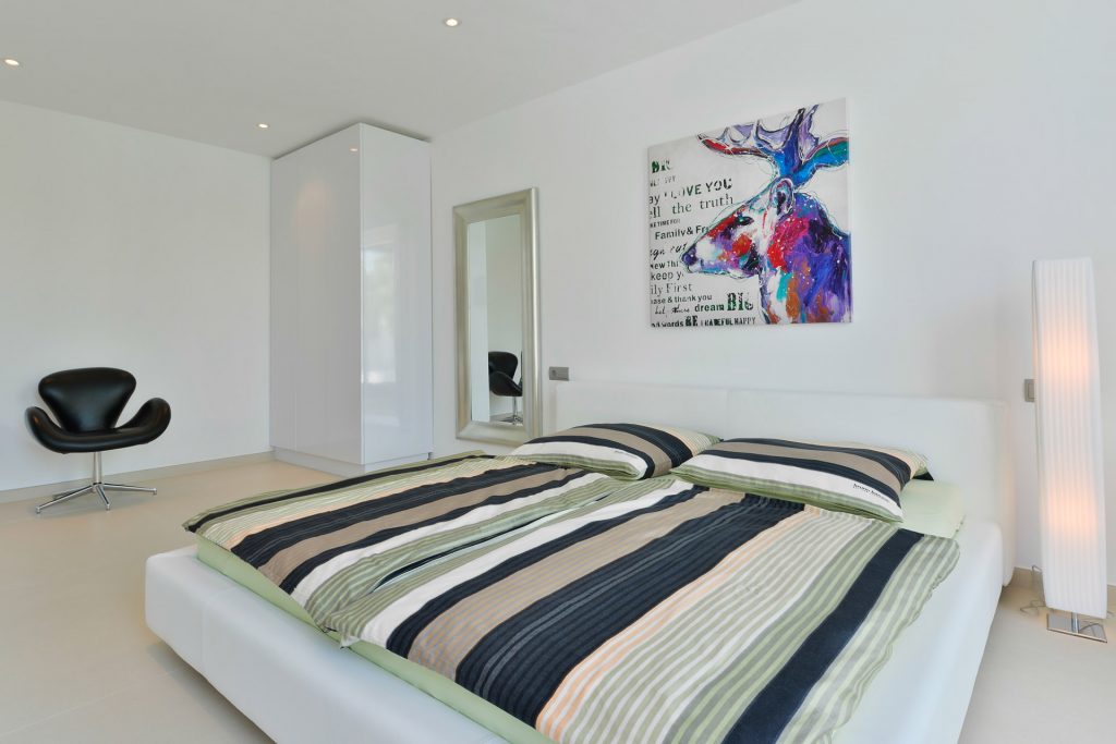 Ibiza Now Real EstateInnenansicht Haupthaus EG Gästezimmer II HD