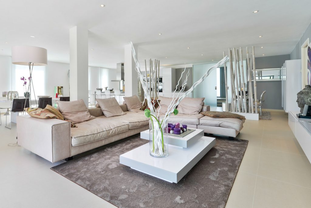 Ibiza Now Real EstateInnenansicht Haupthaus EG Wohnzimmer I HD