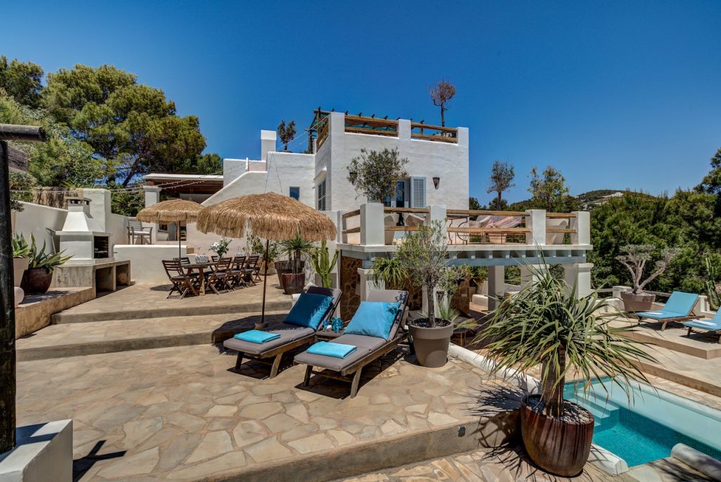 Charming 4 bedrooms villa for sale in Cala Carbo, Ibiza