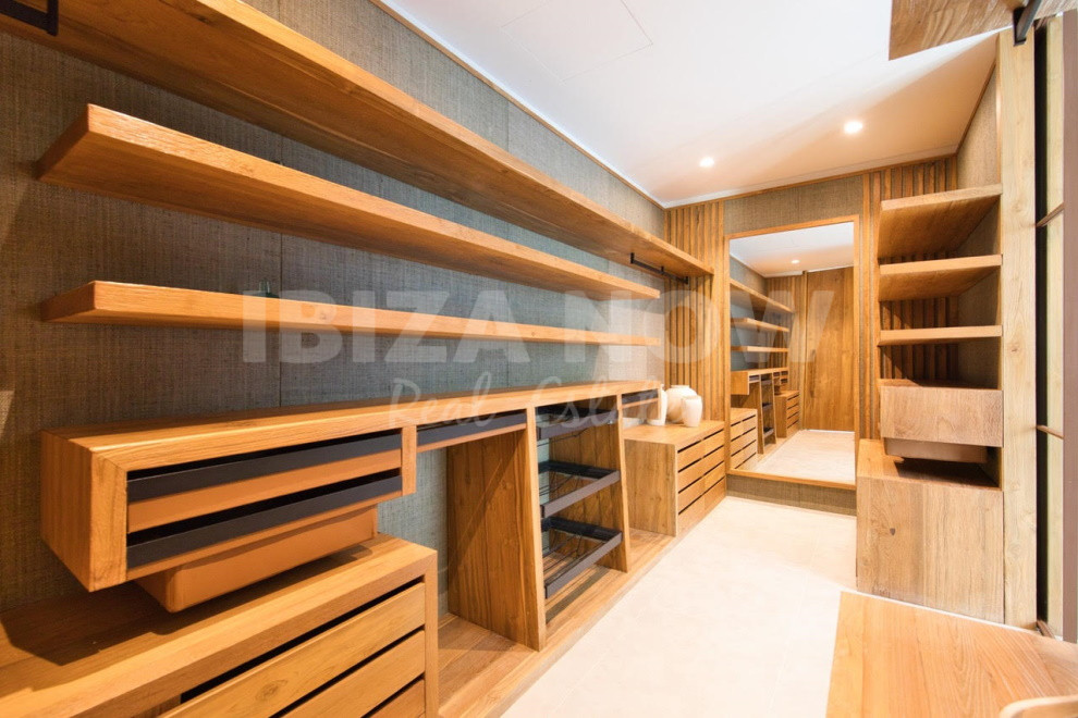 Walk In Closet IBIZA NOW