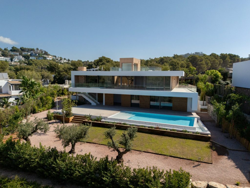 Luxury Villa Can Furnet 01