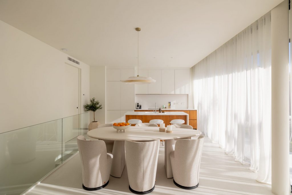 Dining � 1