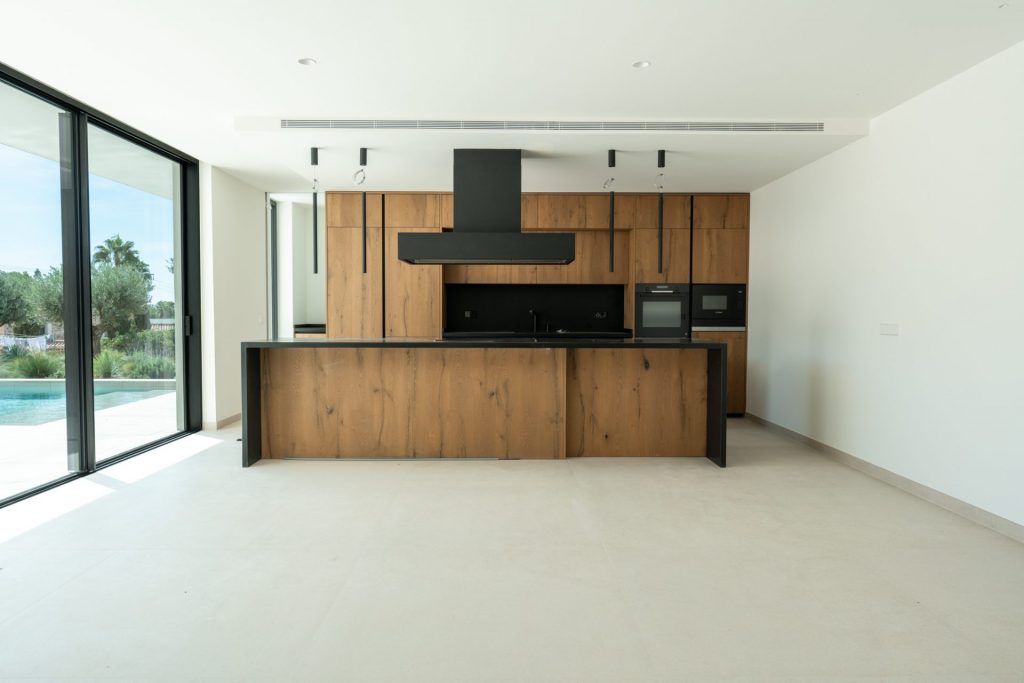 RoyalEstates LaBrise2 25 9 24 01