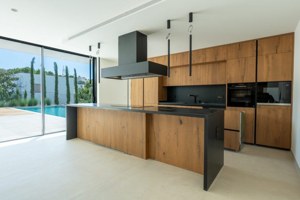 RoyalEstates LaBrise2 25 9 24 03