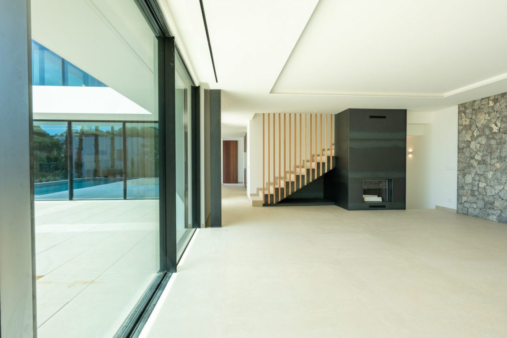 RoyalEstates LaBrise2 25 9 24 07