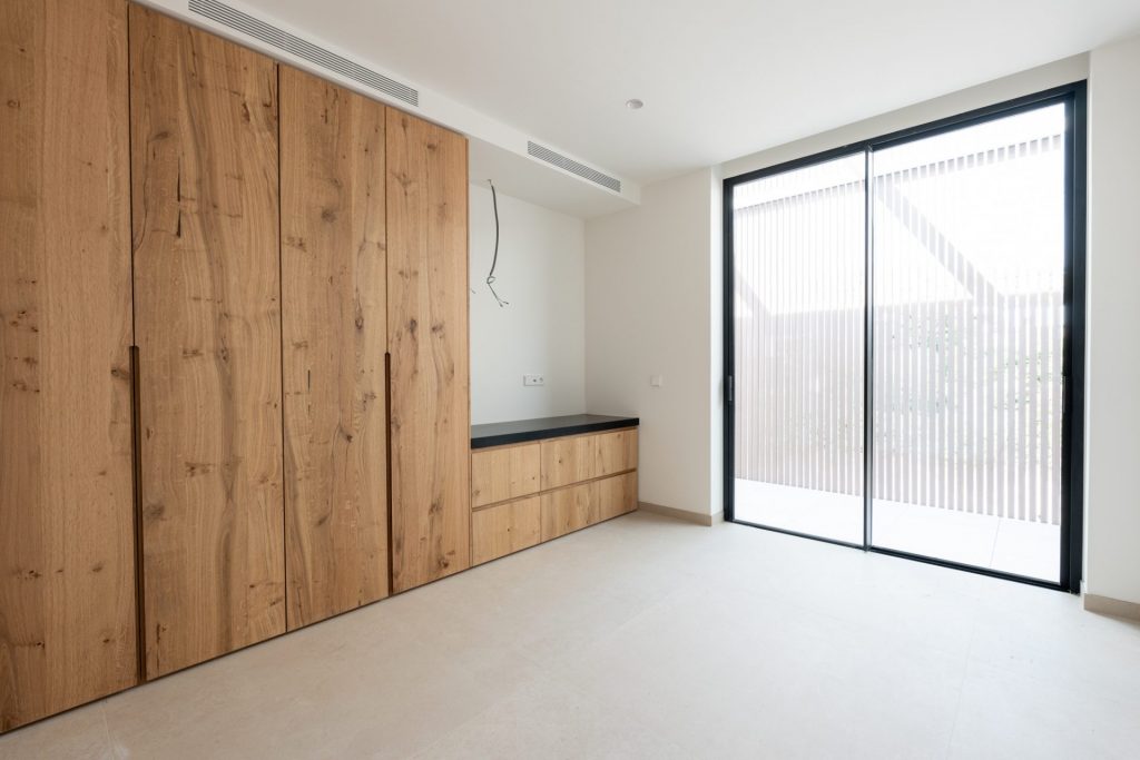 RoyalEstates LaBrise2 25 9 24 16