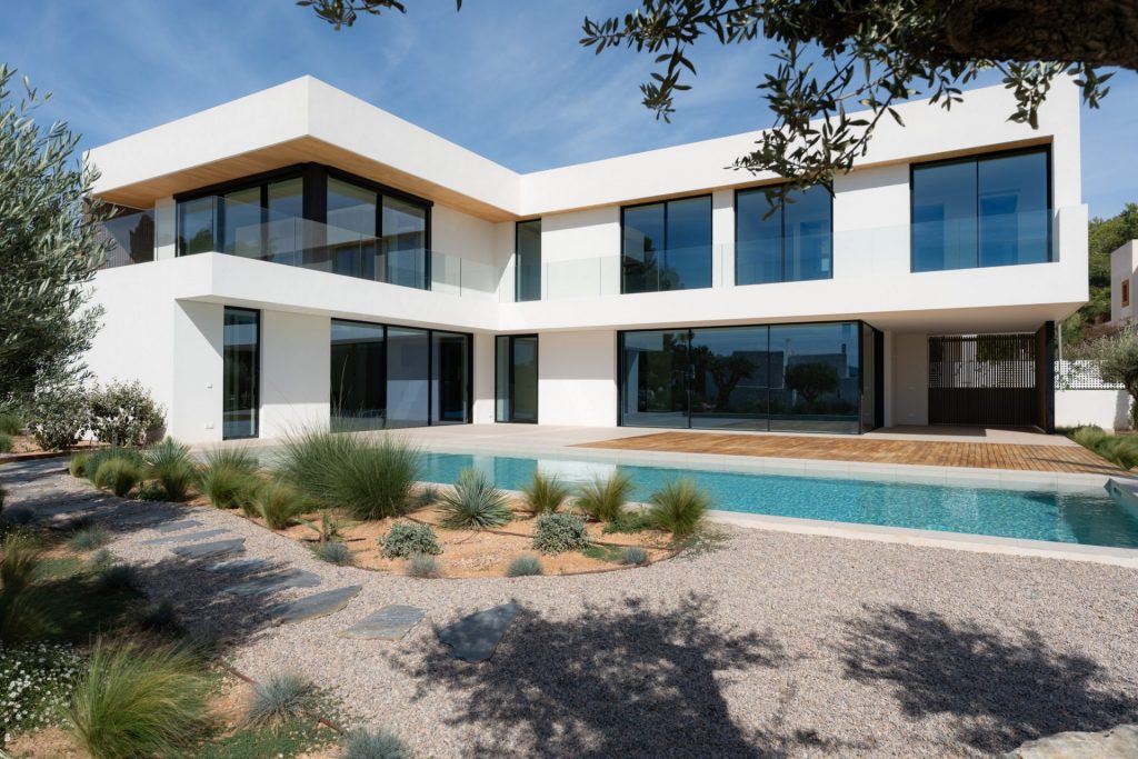 RoyalEstates LaBrise2 25 9 24 40