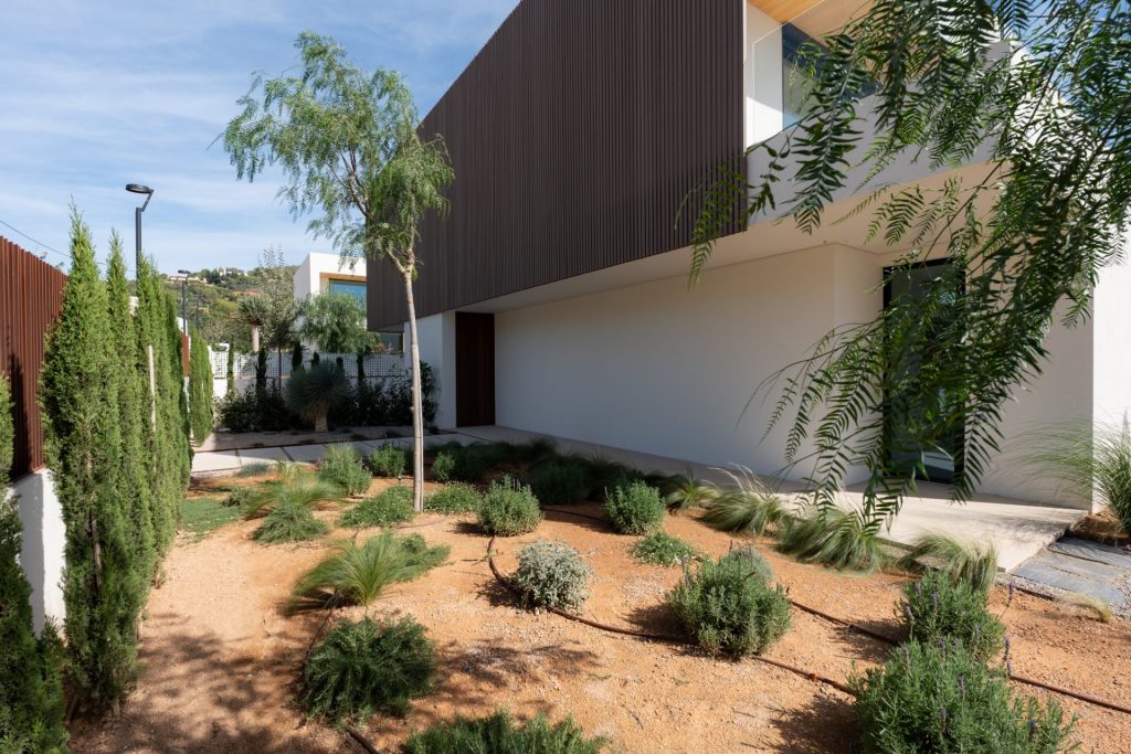 RoyalEstates LaBrise2 25 9 24 49