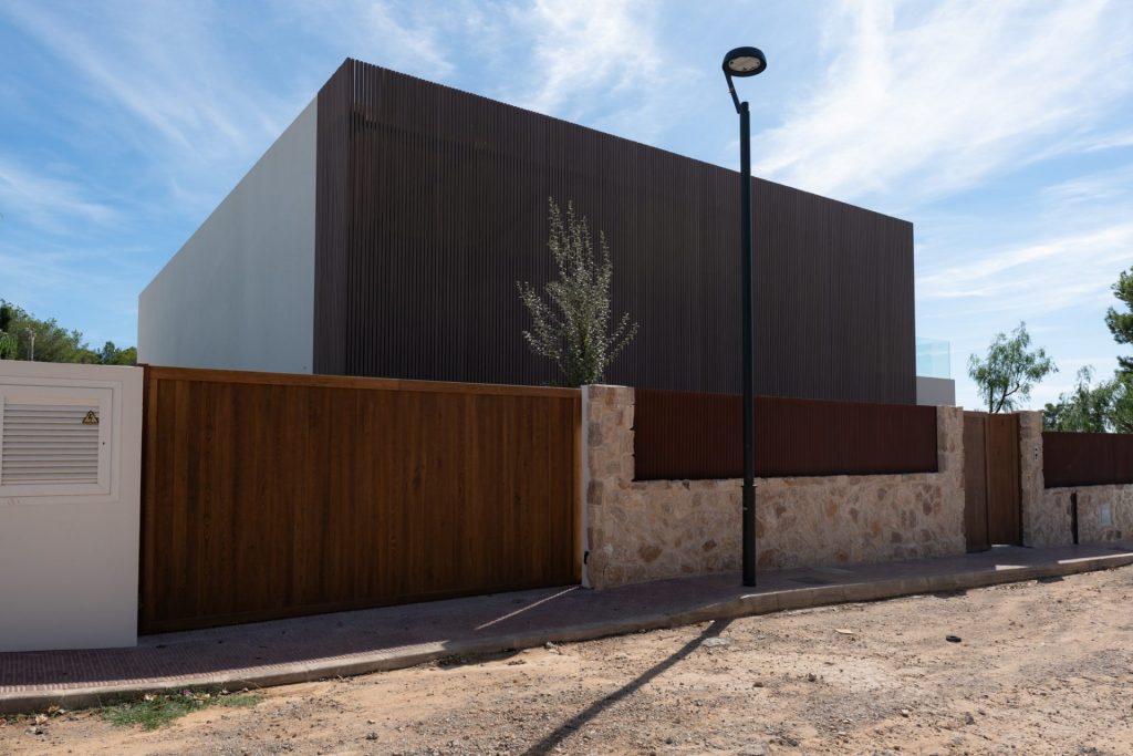 RoyalEstates LaBrise2 25 9 24 58