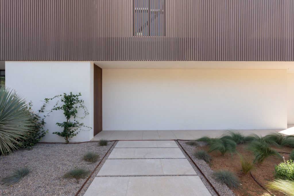 RoyalEstates LaBrise2 25 9 24 59