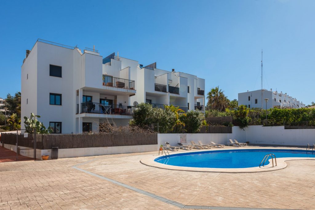 Apartment Cala Tarida With Private Garden15