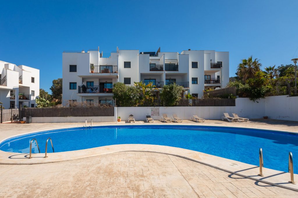 Apartment Cala Tarida With Private Garden3