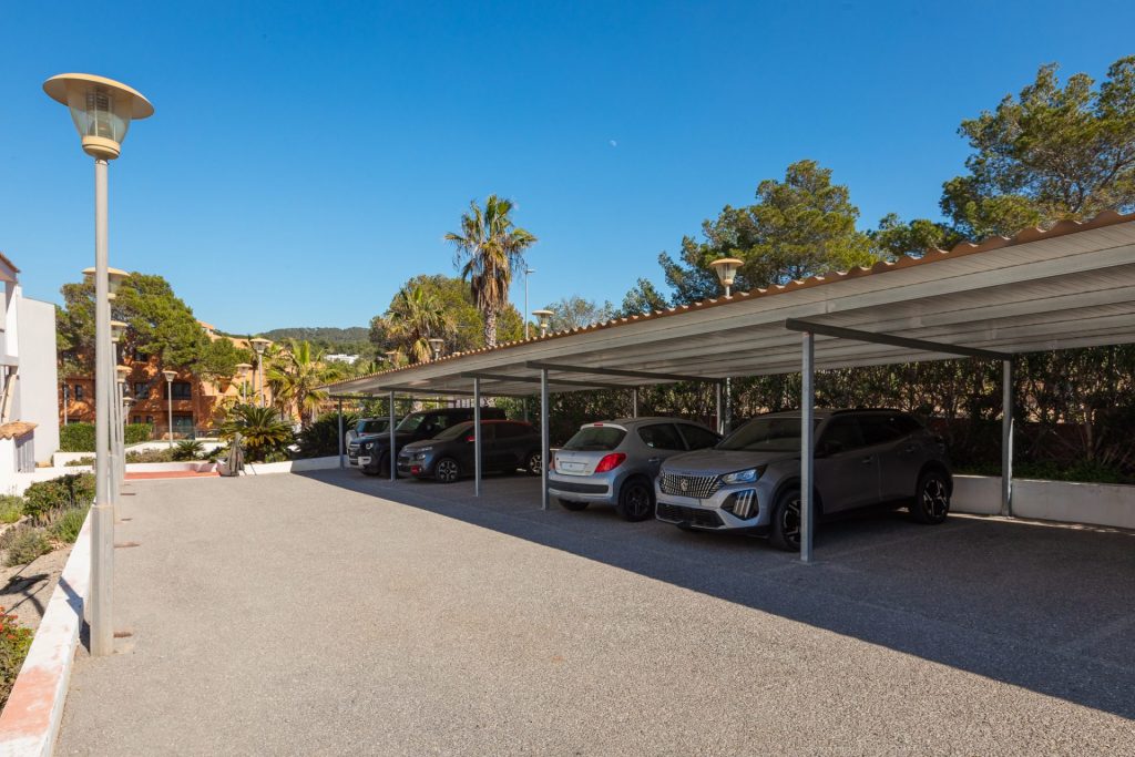 Apartment Cala Tarida With Private Garden4