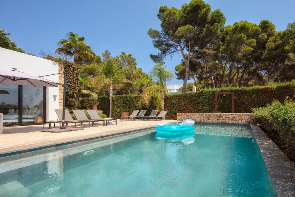 First Lilne Villa With Rental License For Sale In Ibiza