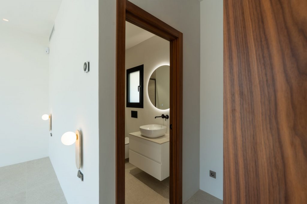 Villa Cala Martina Ibiza Ref1239 48 Ensuite Bathroom