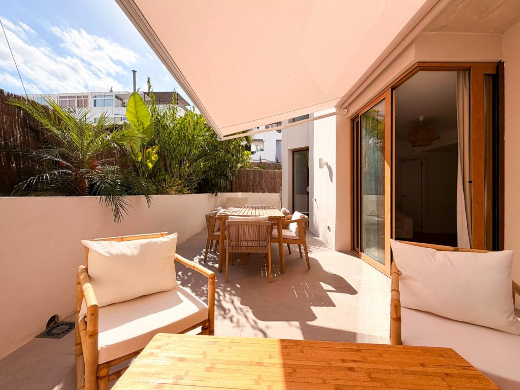Apartment Playa Den Bossa Ibiza 01