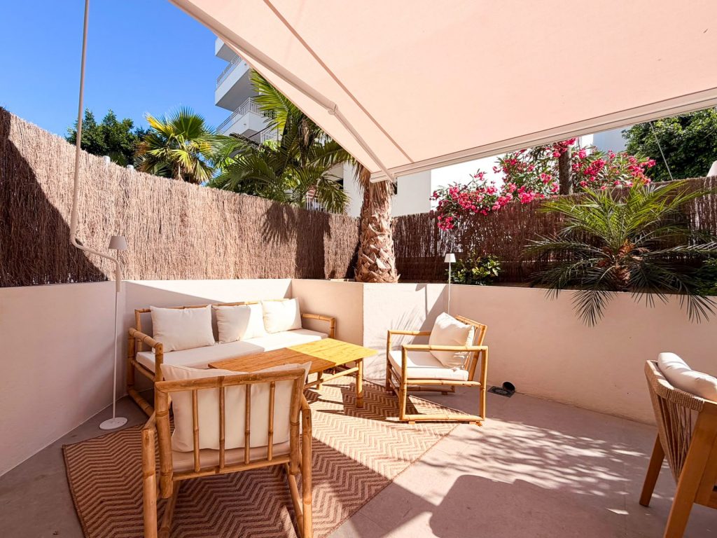 Apartment Playa Den Bossa Ibiza 02