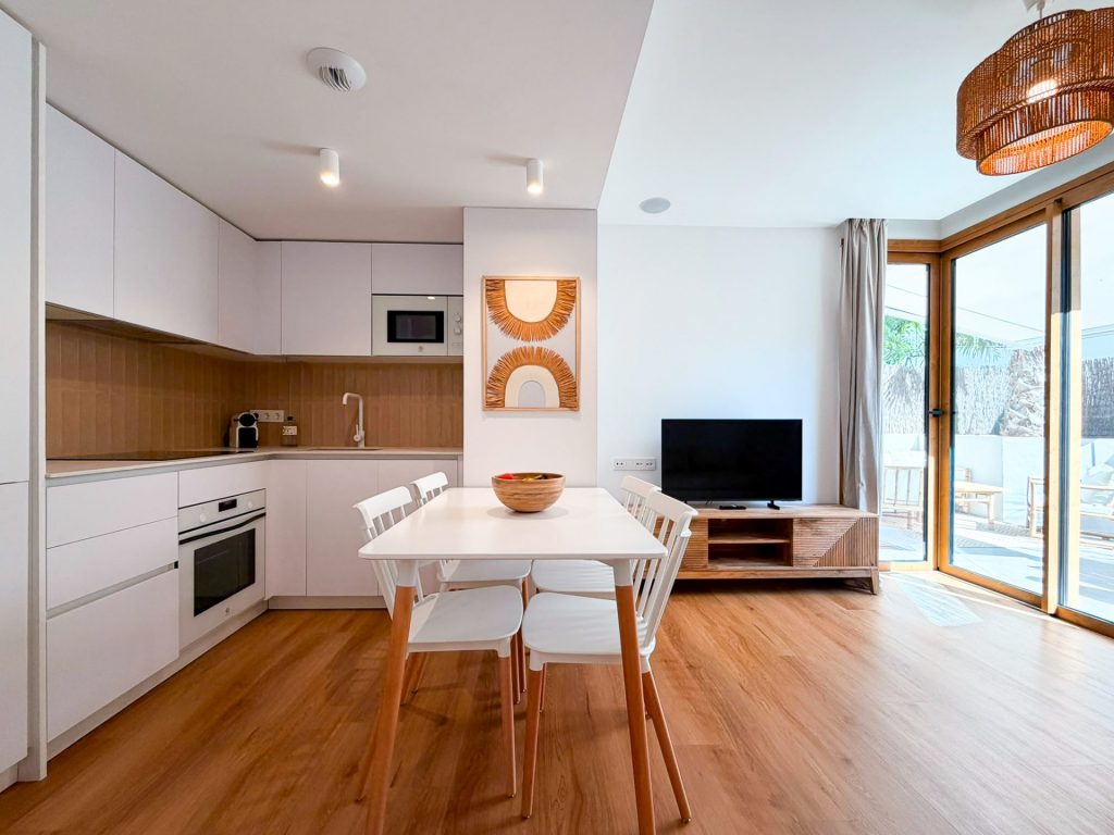 Apartment Playa Den Bossa Ibiza 04