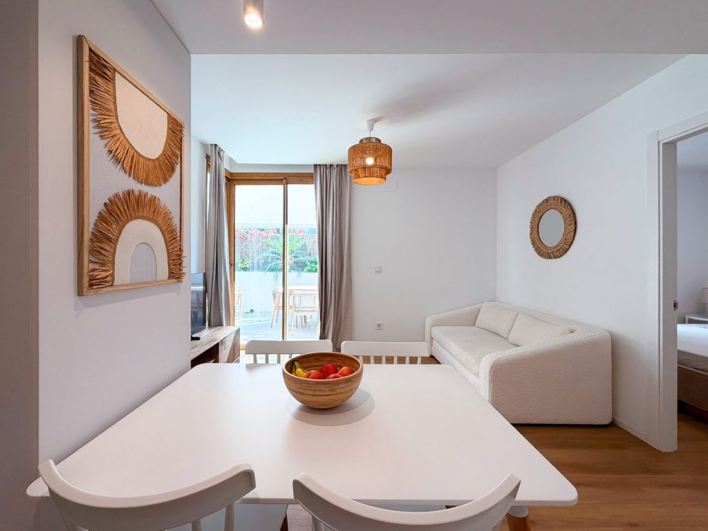 Apartment Playa Den Bossa Ibiza 06