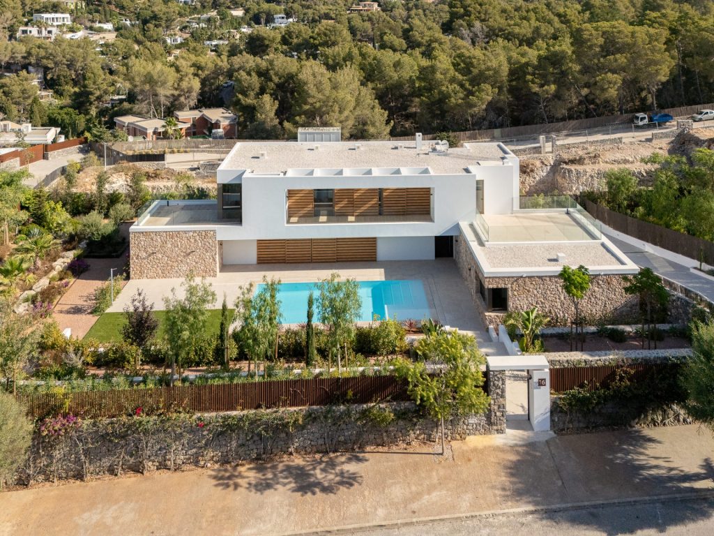 Luxury Villa Can Furnet 01