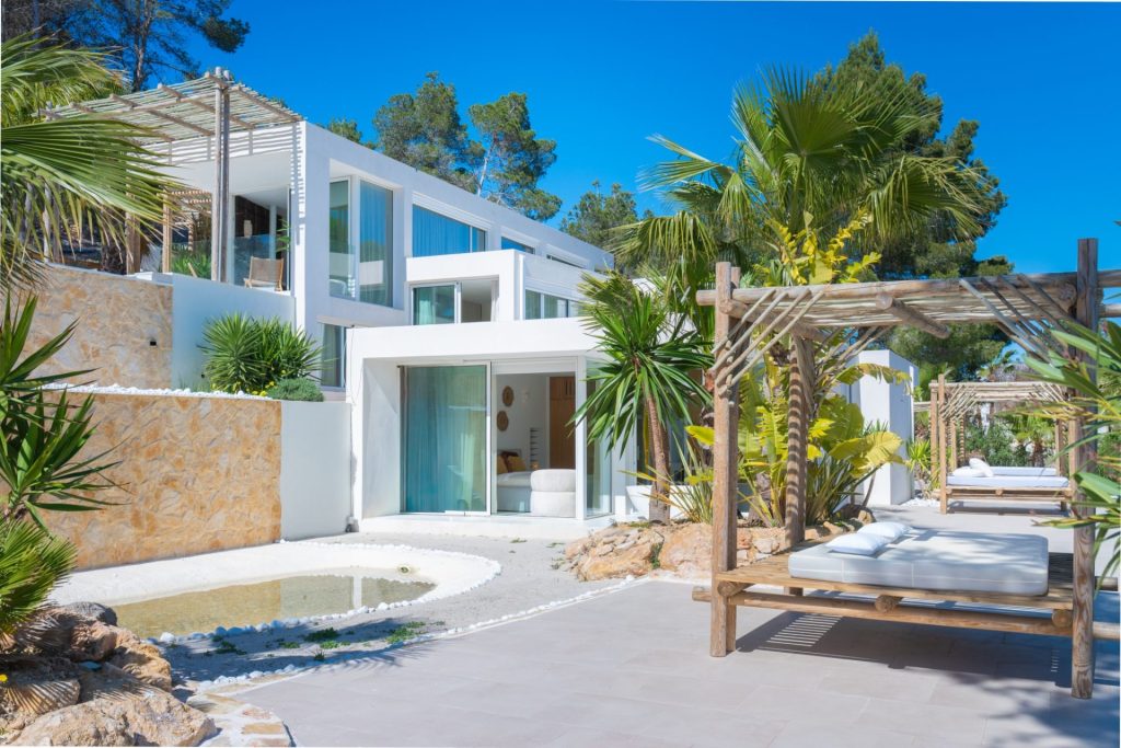 New Wellness Villa With Spa And Pool 04