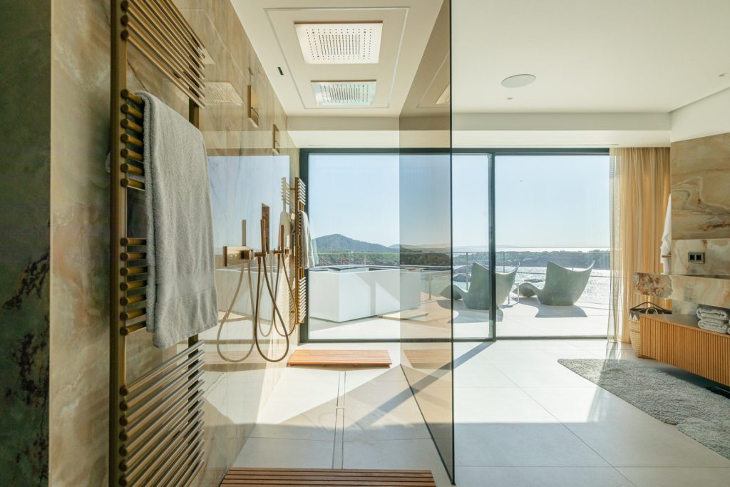 Master bathroom of a villa for sale in Vista Alegre, Ibiza
