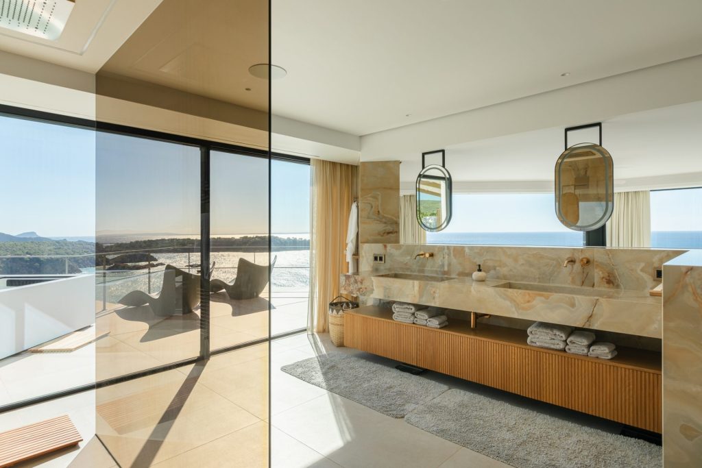 Master bathroom of a villa for sale in Vista Alegre, Ibiza
