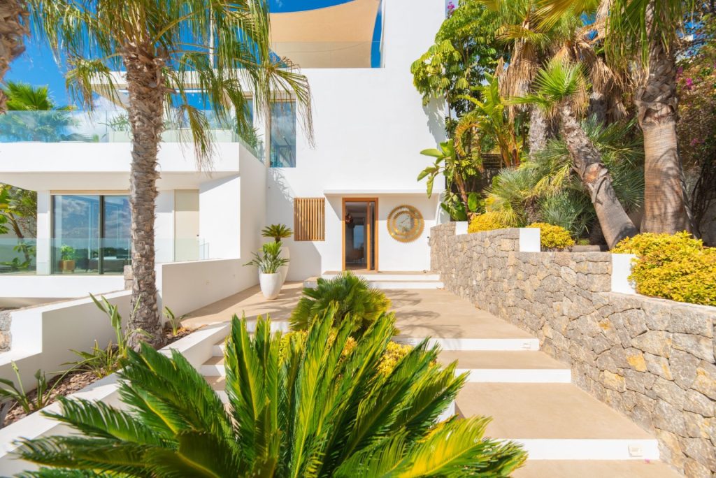 Villa Cap Martinet Sea View8